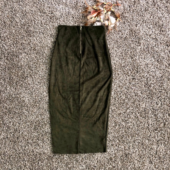Green Fashion Nova Skirt - Picture 3 of 6